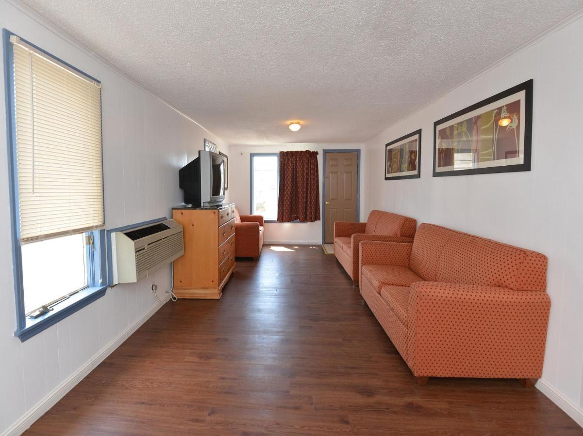 Apartment Shore - 52 - 401 Porter Avenue *