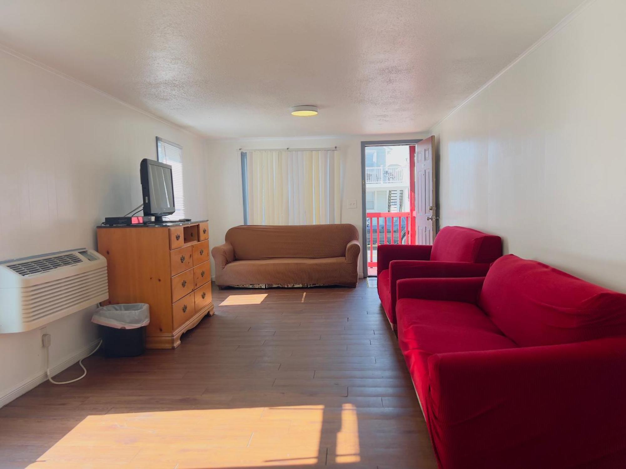 Shore - 52 - 401 Porter Avenue Apartment
