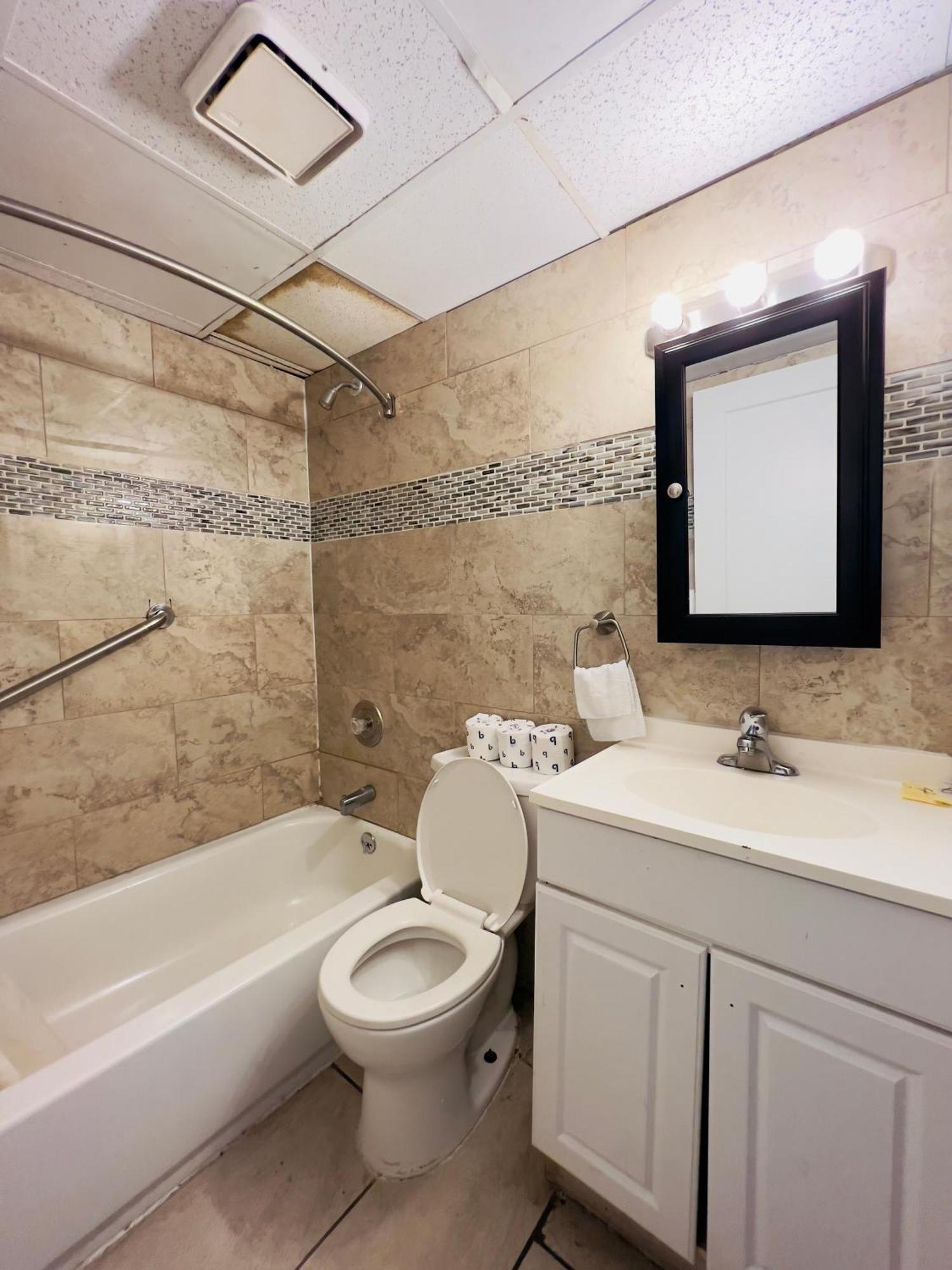 Shore - 52 - 401 Porter Avenue Apartment *