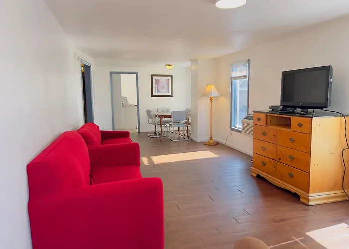 Shore Beach Houses - 52 - 401 Porter Avenue